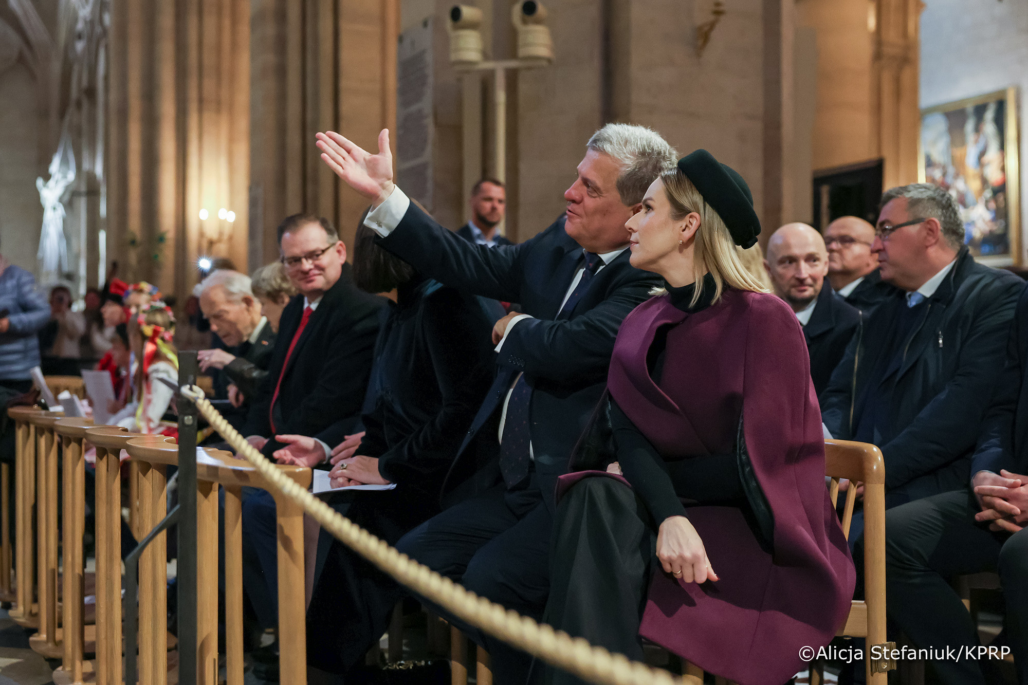 Marta Nawrocka w katedrze Notre-Dame w Paryżu