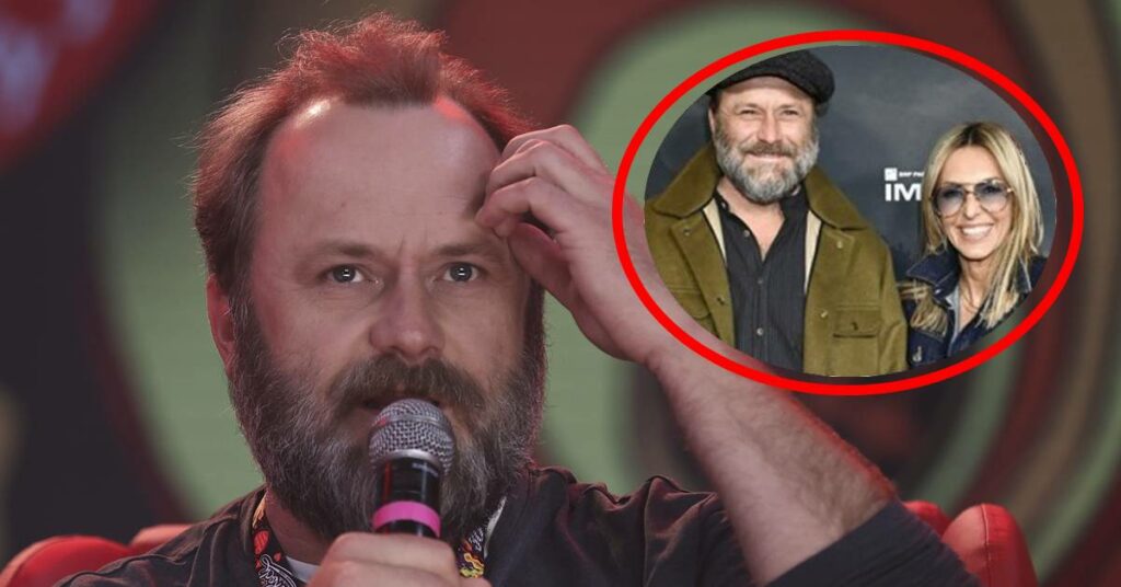 Leszek Lichota czuł się zakłopotany brylując z nową ukochaną na salonach? Spytaliśmy eksperta mowy ciała [TYLKO U NAS]