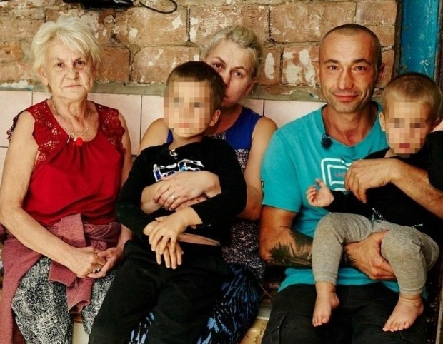 Nasz nowy dom. Szlachta baluje, plebs charuje